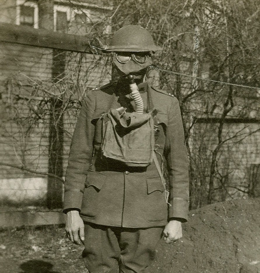 gas mask ww1 german uniform