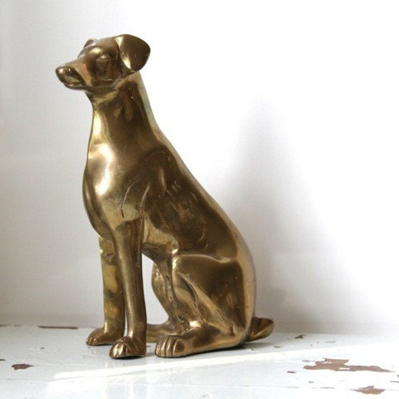 weimaraner dog statue