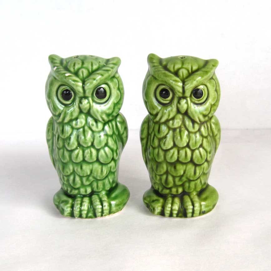 Salt and Pepper Shakers OWLS made in Japan 3.5 inches tall