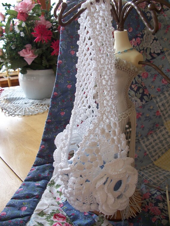 Items similar to Victorian style/crochet thread holder/purse/bag on Etsy