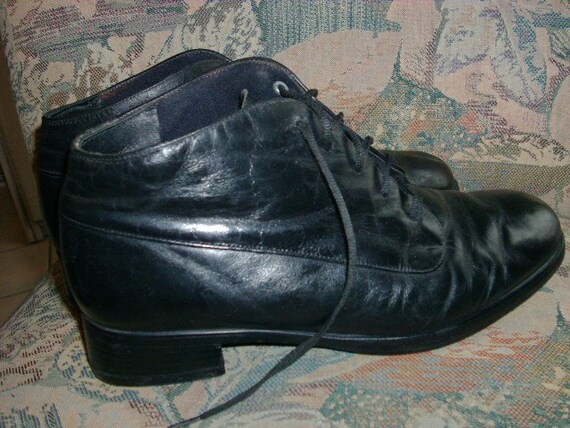 low heel laced leather ankle boots