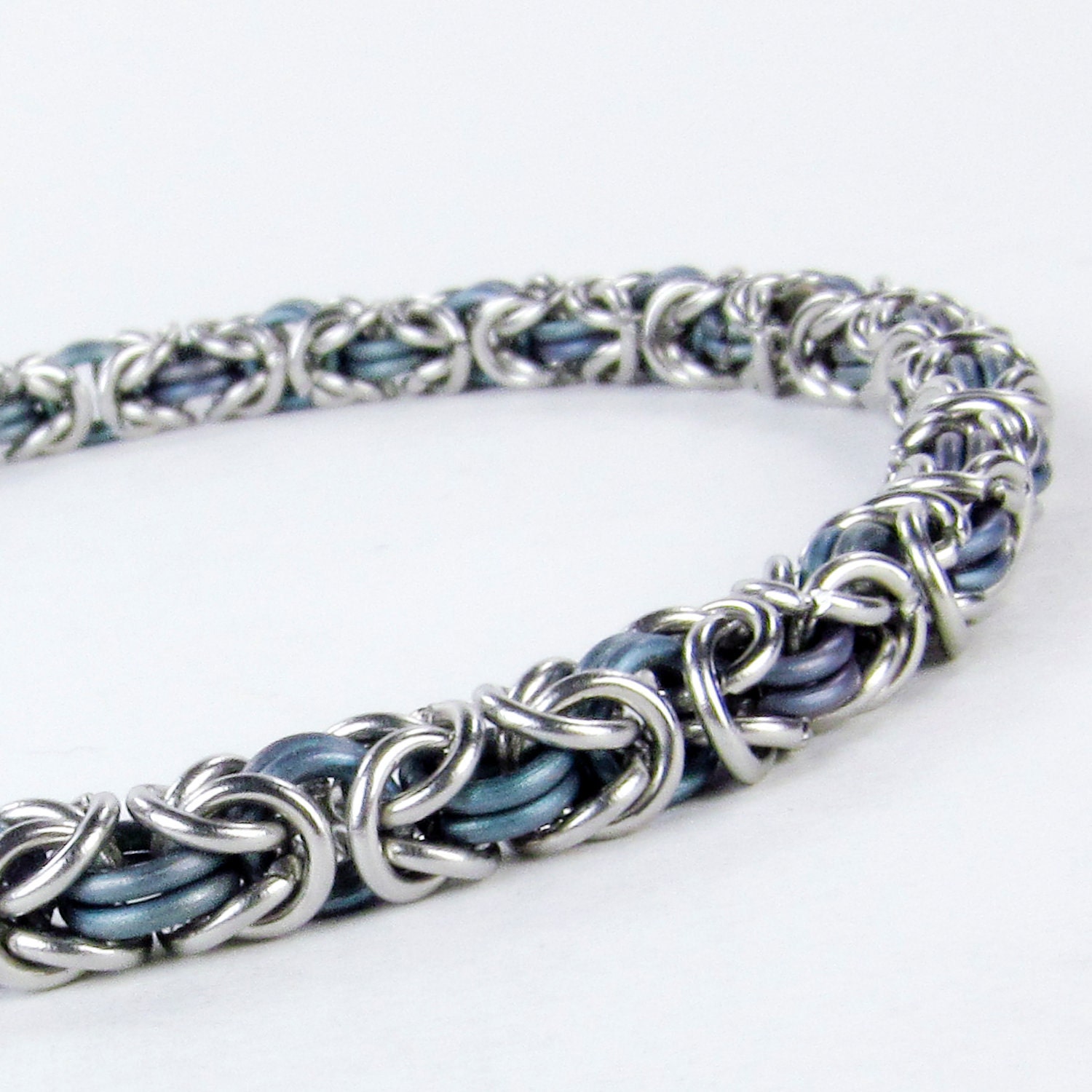 Chainmaille Bracelet Blue Titanium Byzantine Pattern