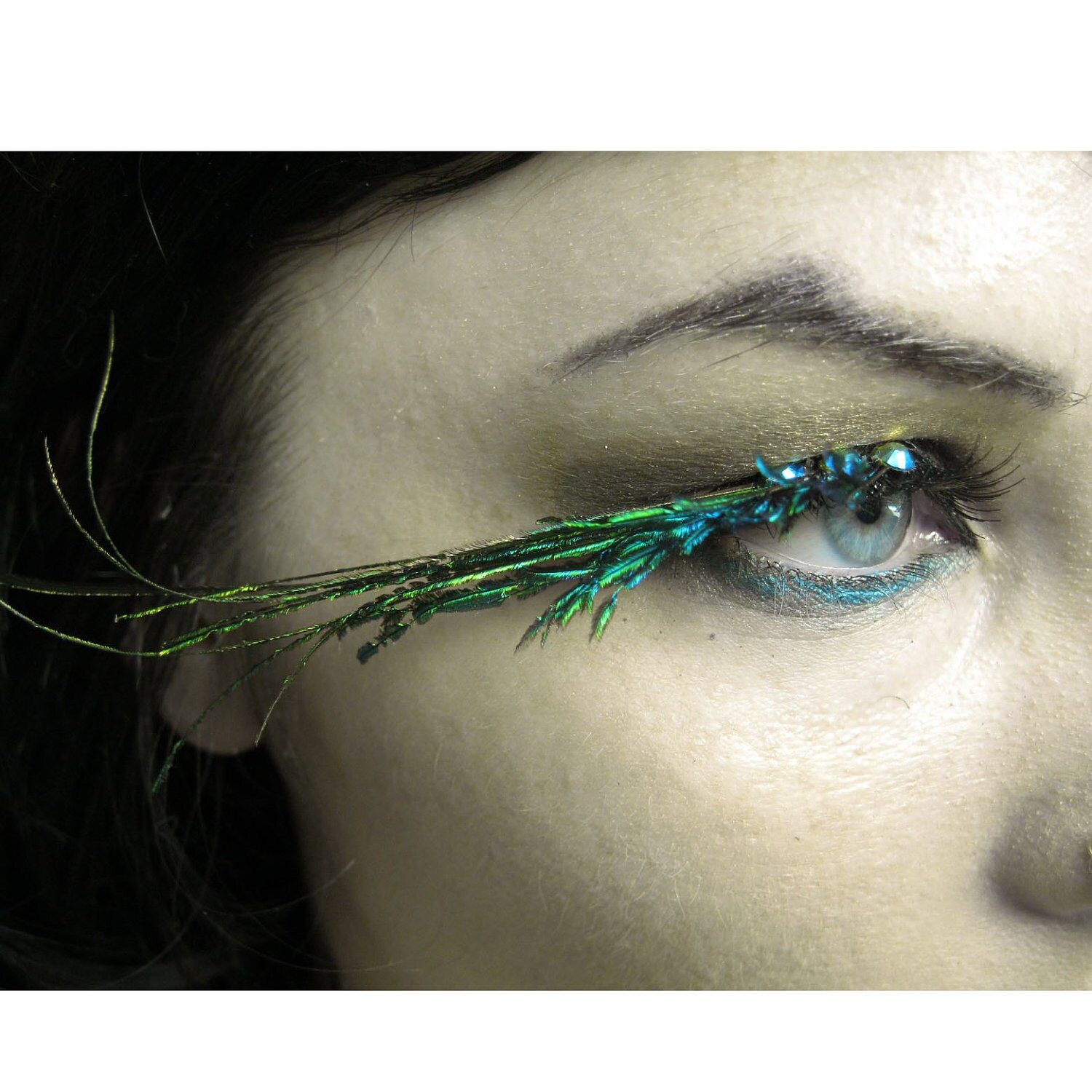 A'Flutter Exotic Green Peacock Feather Eyelashes w/
