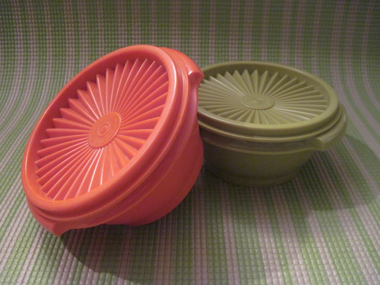 SALE Tupperware Plastic Bowls with Lids Orange and Green