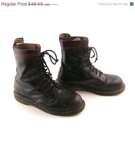 Doc Martens Boots Vintage 1990s Doc Martens by purevintageclothing