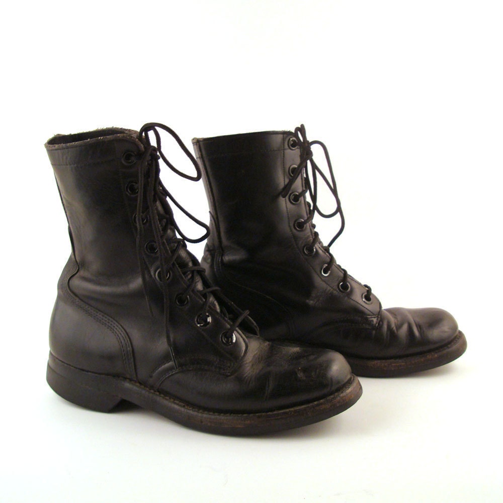 Combat Boots Distressed Vintage 1980s Black by purevintageclothing
