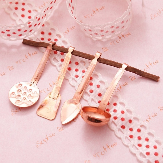 miniature cooking utensils