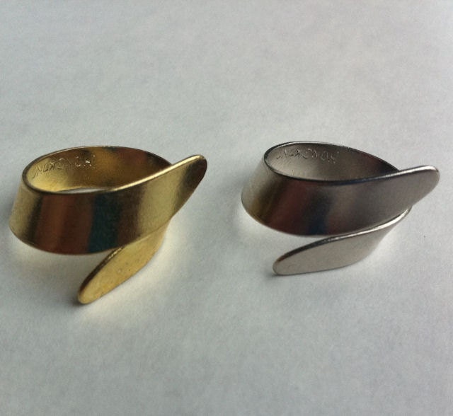 1960's Cracker Jack Ring in TWIST Design similar to