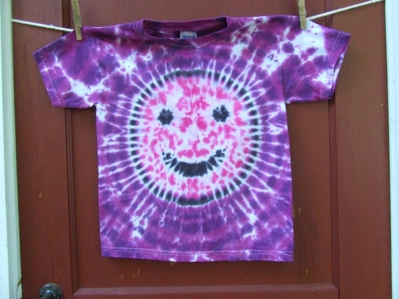 how to make a smiley face tie dye shirt