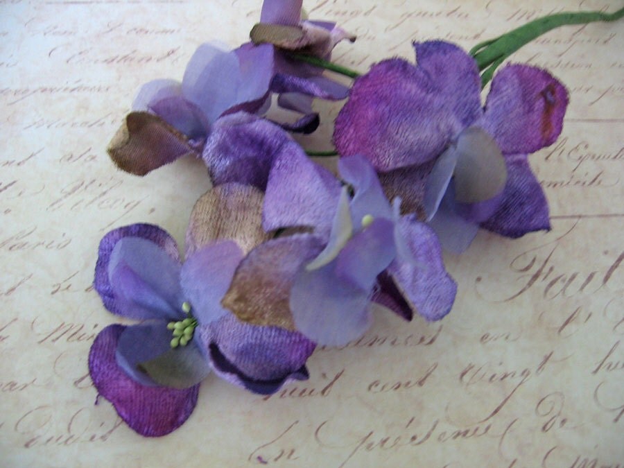 Velvet Millinery flower Purple shaded elegance Vintage 80s