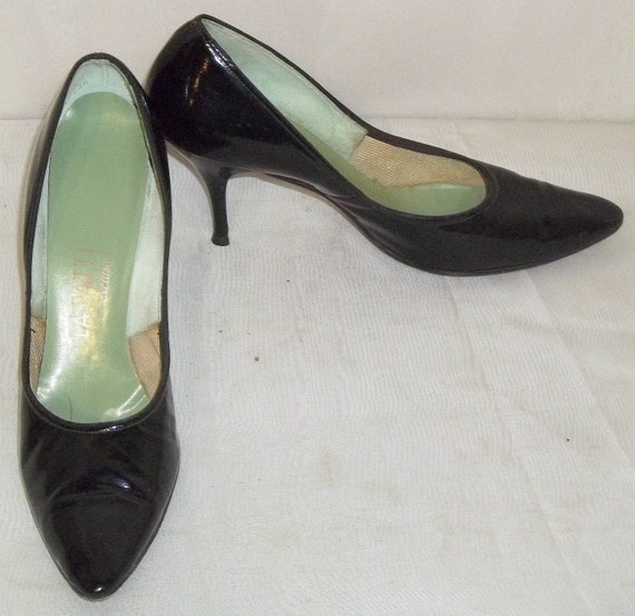 Vintage La Patti Shoes Black Patent Leather Pumps 7 1/2 AA Custom Made