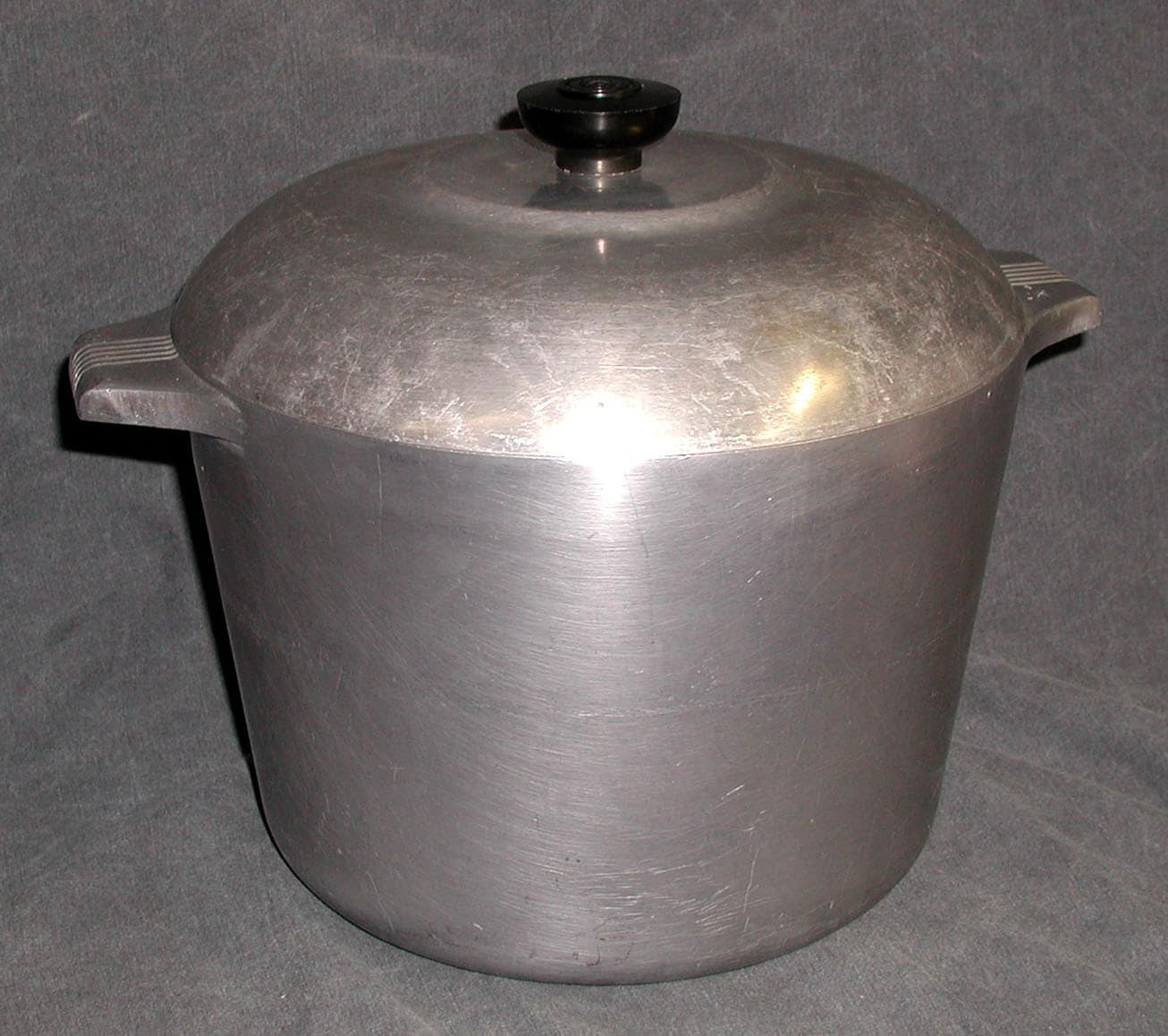 Magnalite Dutch Oven Aluminum 8 Quart Cooking Pot 4738P Stew