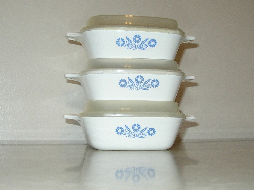 Set of 3 Small Corning Ware Casserole Dishes with Covers
