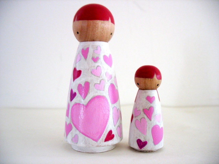 Unfinished peg dolls