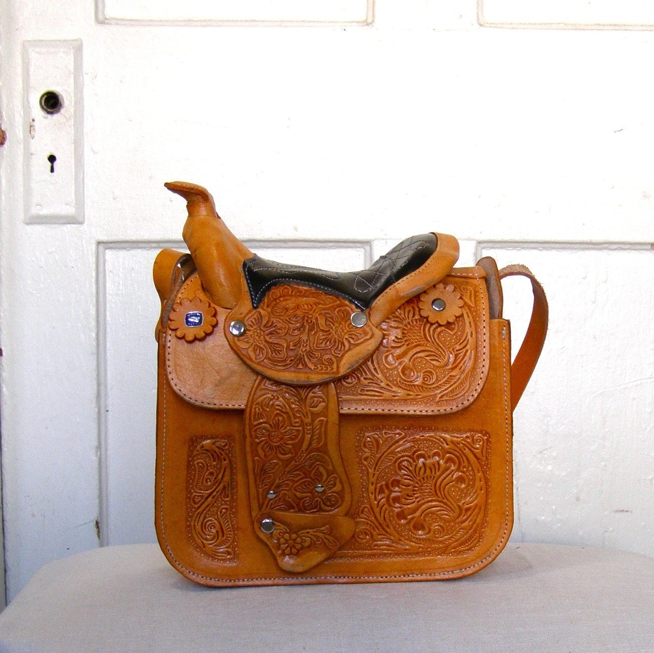 leather saddle purse