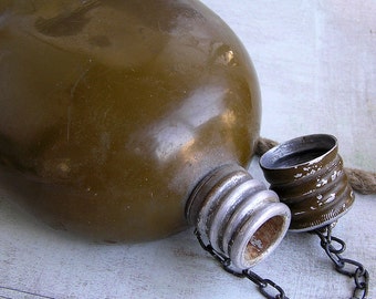 vintage old metal flask of army, soldiery, military water vessel,tourist, home decor, Cool Vintage, collectibles, UA