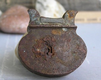 antique lock... to use in your assemblage, mixed media, jewelry... X 744