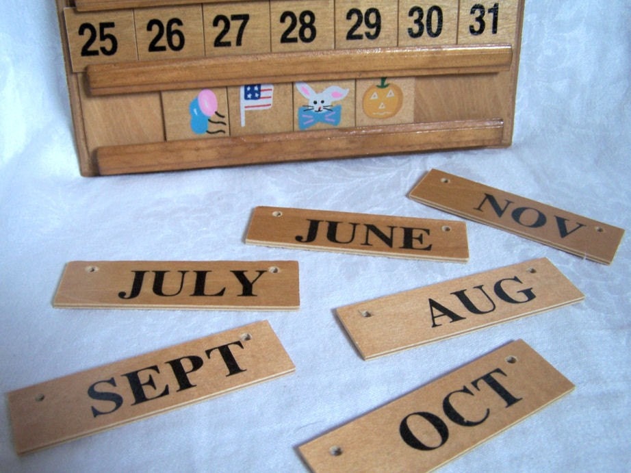 Vintage Wooden Perpetual Calendar Wall Hanging