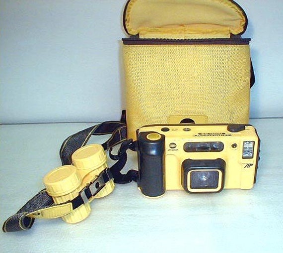 MINOLTA WEATHERMATIC DUAL 35 UNDERWATER CAMERA