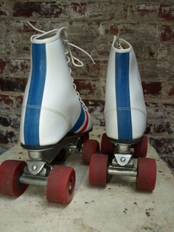 Vtg Roller Skates UniSex Red White and Blue 7.5 W/5 M