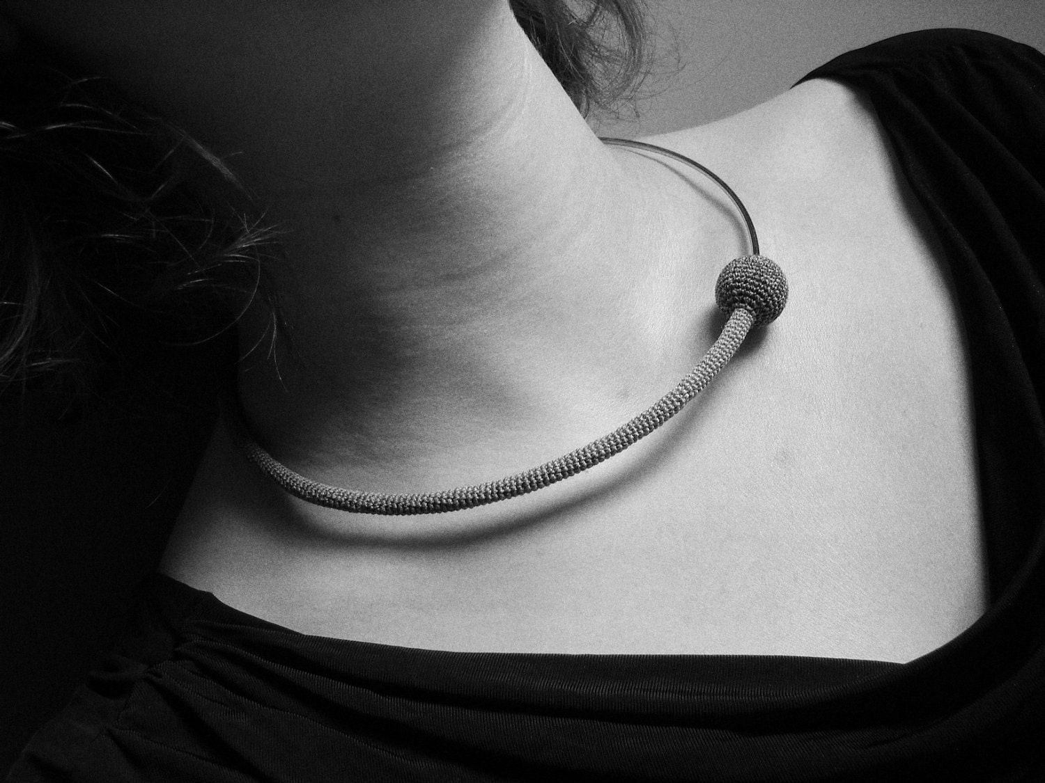 Handcrocheted mixed threads choker