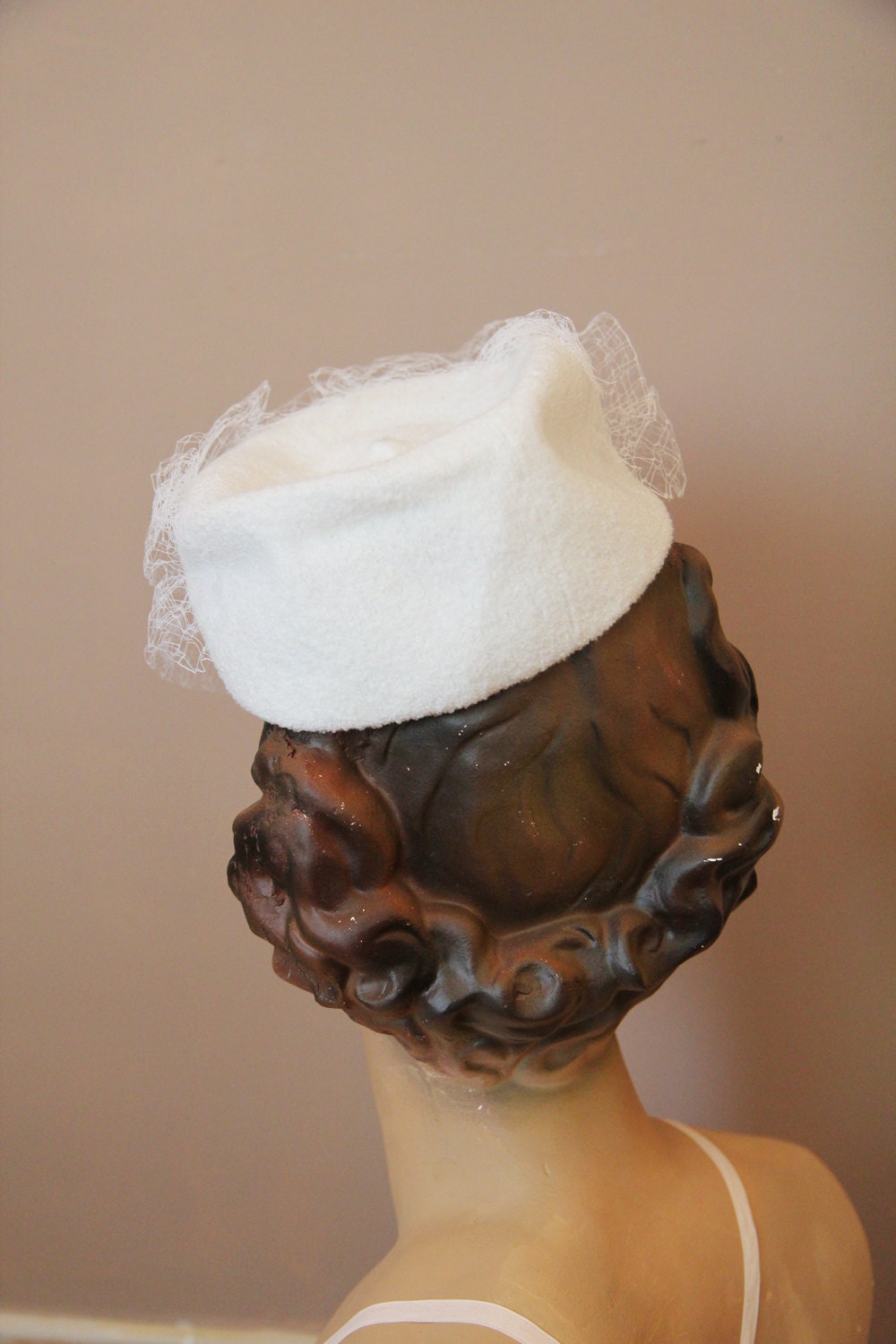 60's white pillbox hat