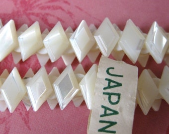 Vintage Buttons. Mother of Pearl Carved Tiny Diamonds, Ivory Shank 10mm but0103 (6)