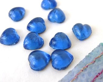 Vintage Glass Cabochon. Sapphire Heart, Tiny Blue 7mm gcb0342 (12)