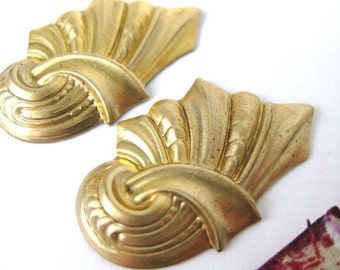 Vintage Brass Stamping. Deco Flourish 30mm vfd0070.32 (2)