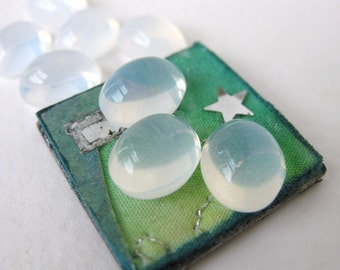 Vintage Glass Cabochon Opaline Magnifying 12x10mm gcb0569 (8)