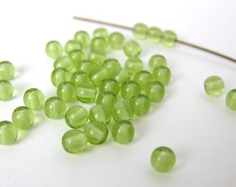 Vintage Beads Peridot Green Glass Rounds 4mm vgb0429 (50)