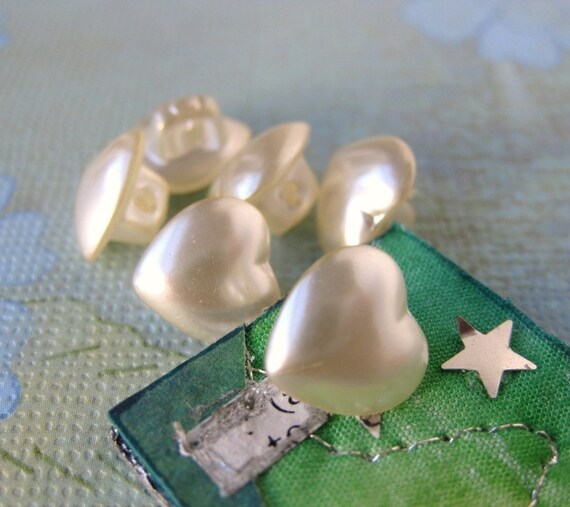 Vintage Glass Pearl Buttons. Ivory Hearts by BumbershootSupplies