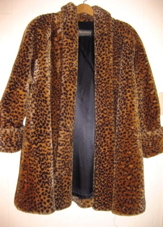 1970s vintage women winter coat brown animal print faux fur