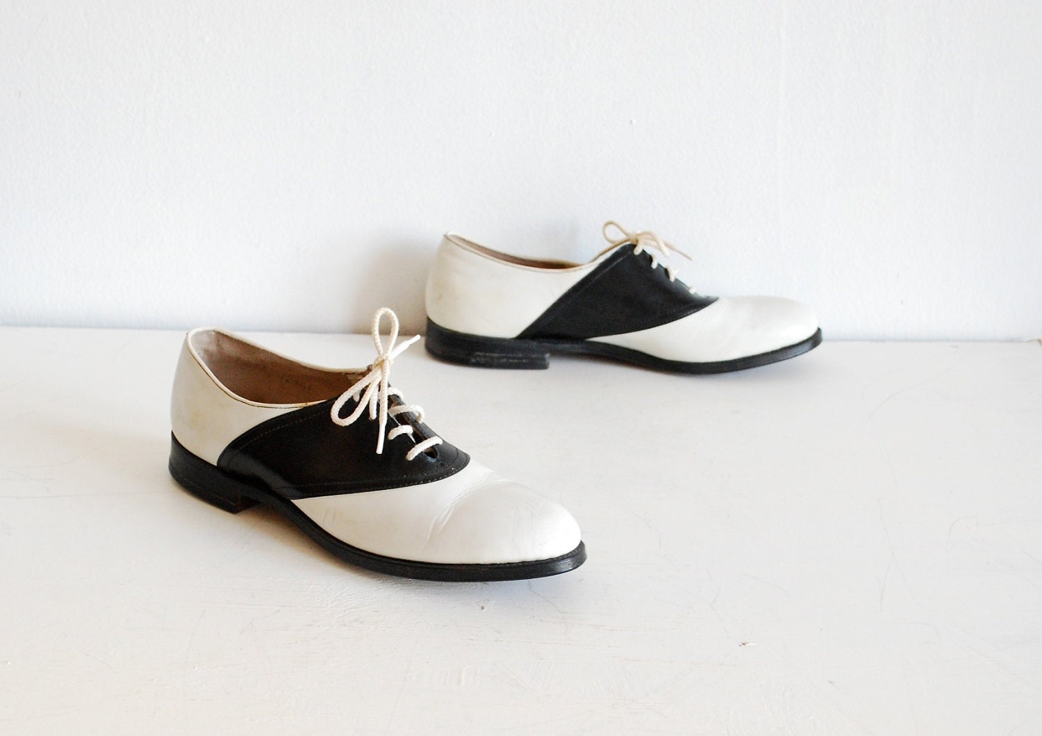 saddle shoes from the 50s