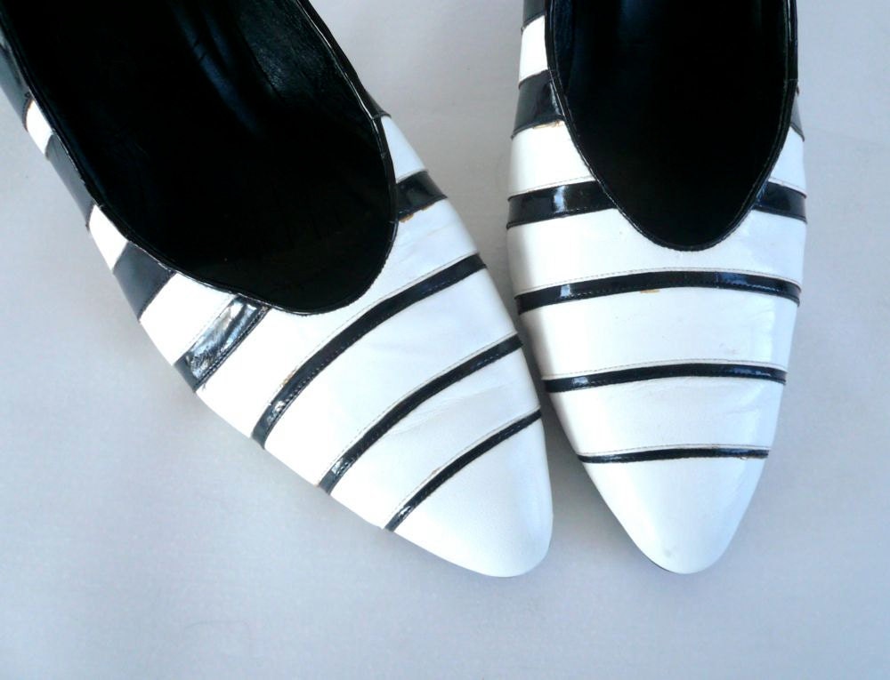 Vintage Zebra Striped Shoes // Black & White Stripe Heels
