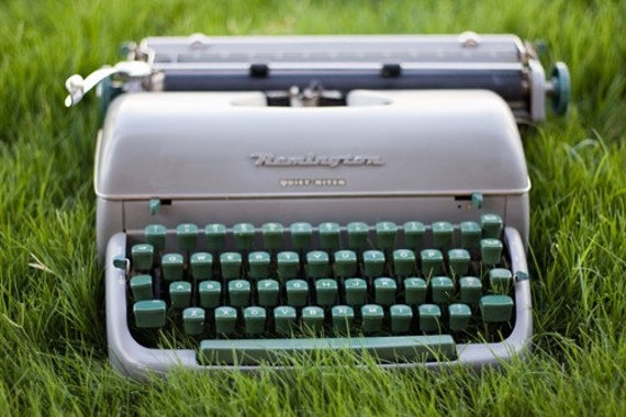 Remington Quiet Riter Travel Manual Typewriter