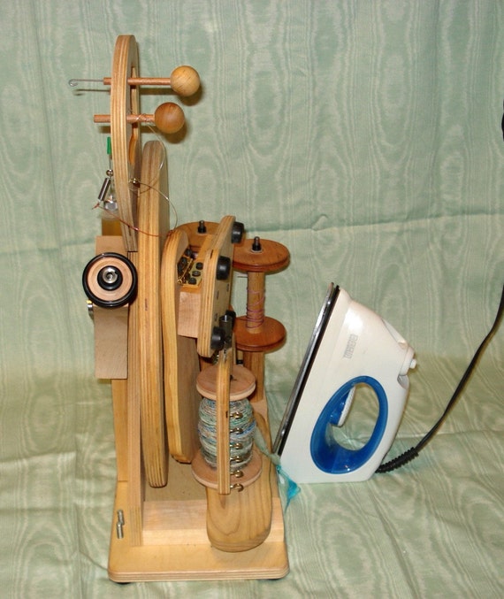 HitchHiker Double Treadle Spinning Wheel by Merlin Tree