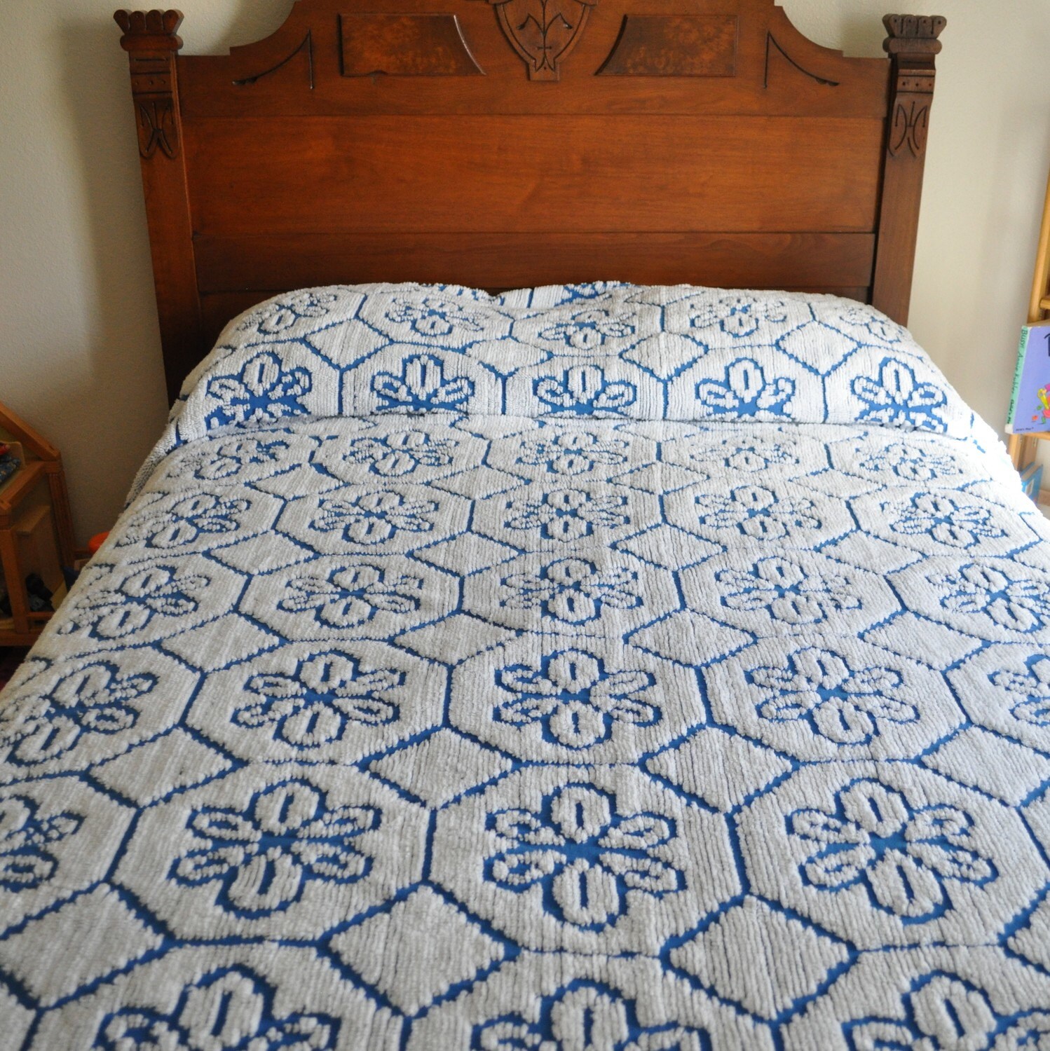 beautiful vintage chenille bedspread