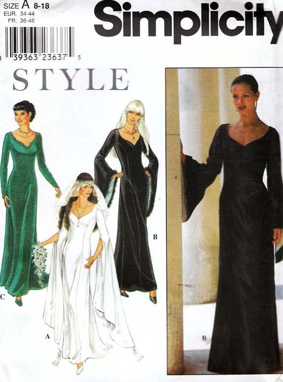 Sewing Pattern Medieval Gown Simplicity 9033 UNCUT