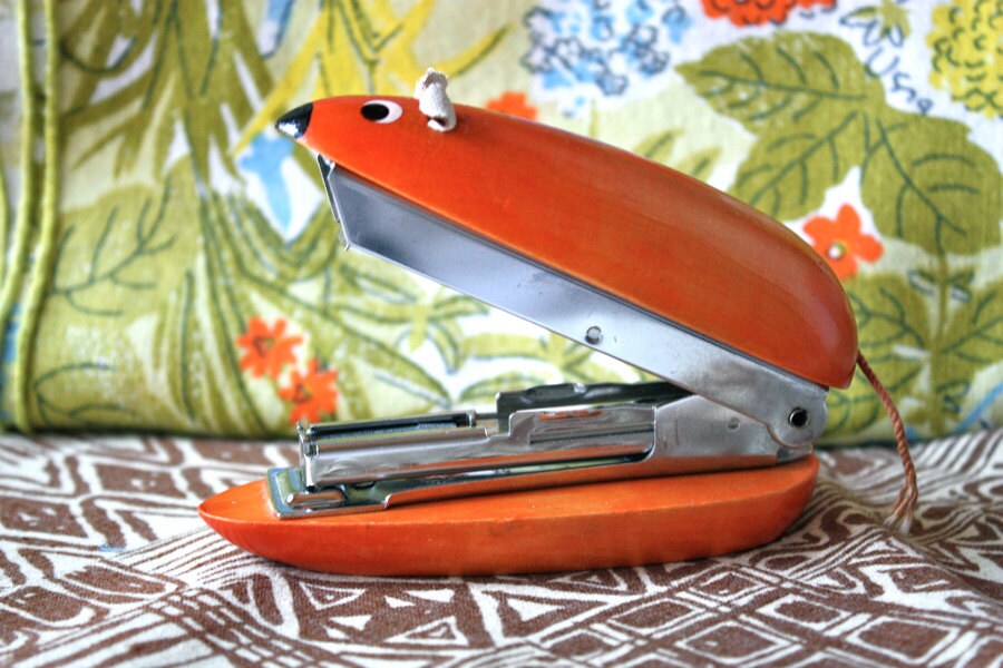ORaNGe MouSe NoVeLTY STaPLeR . Too CuTe