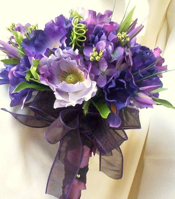 Items similar to Silk Wedding Bouquet Purple spring bridal on Etsy