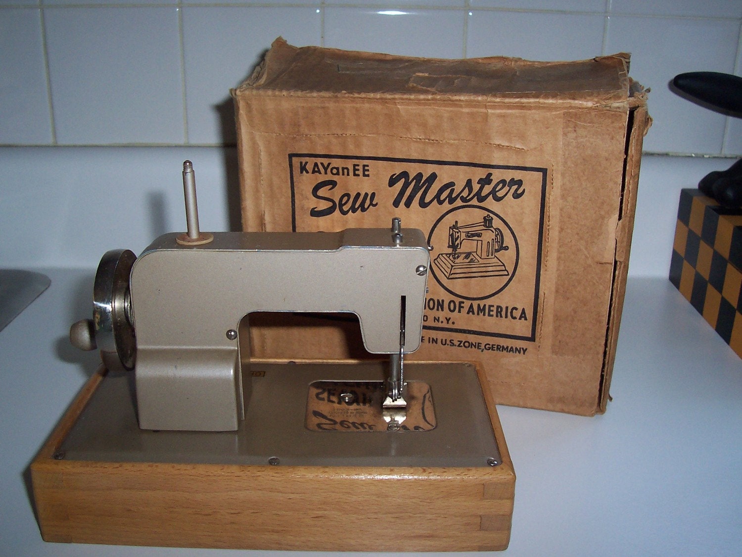 KAYanEE Sew Master sewing machine miniature toy childs sewing