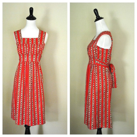 1970s Red Floral Sundress with Square Neckline and Ruched