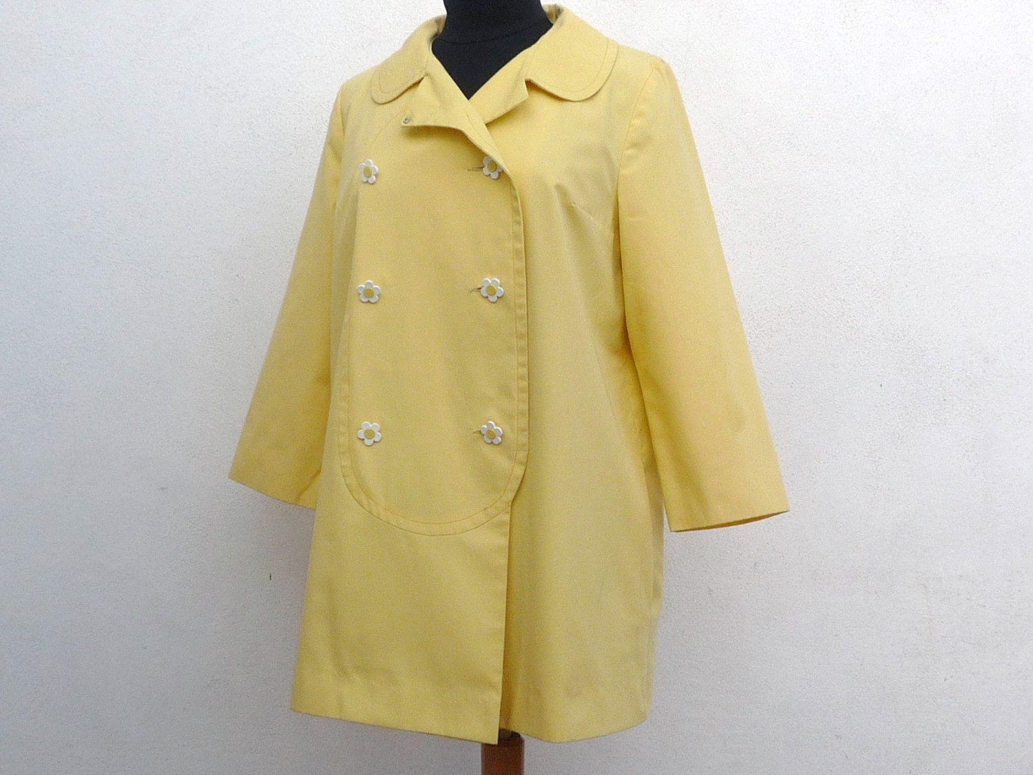 Vintage 60's Ultra Mod Yellow Rain Coat Daisy Buttons