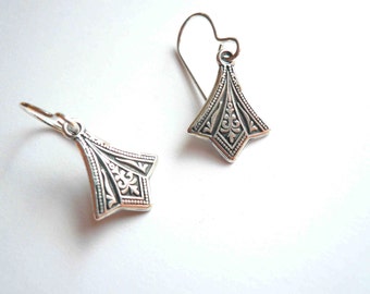 Small silver earrings Victorian earrings Art deco earrings Antiqued silver Sterling earrings Small earrings Little dangles Sterling silver