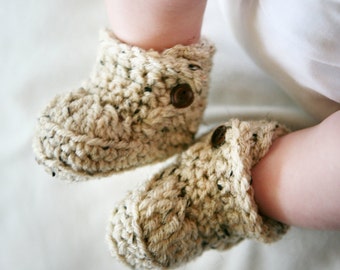 CHRISTMAS IN JULY Sale! Baby Booties, Baby Ugg Boots, Baby Boots, Crochet Baby Booties, Baby Ugg Booties