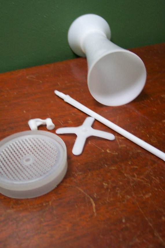 Tupperware JIFI SIFT Sifter Perfect for Powdered Sugar