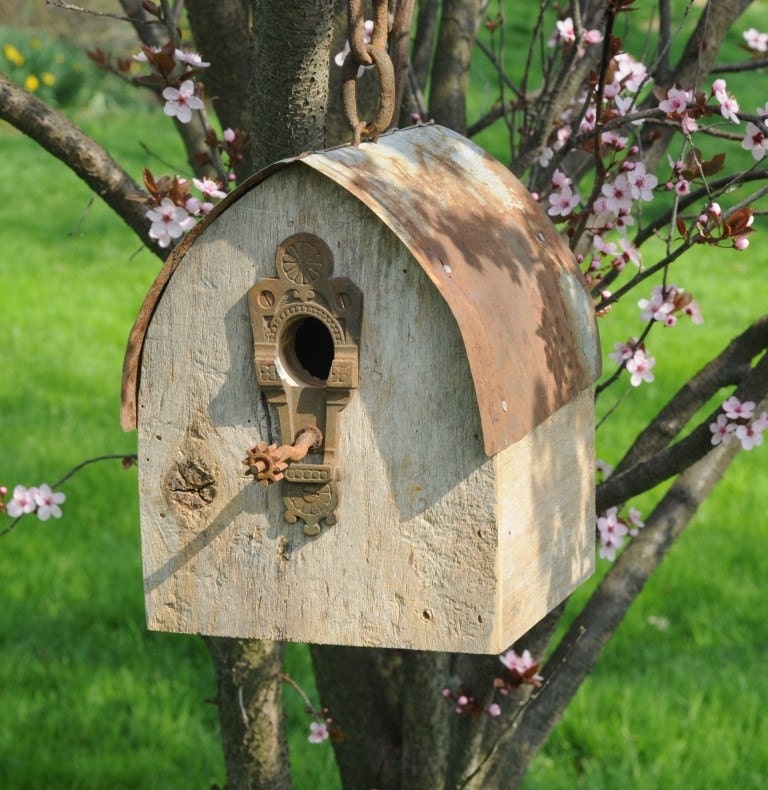 Gothic Arch Roof Birdhouse