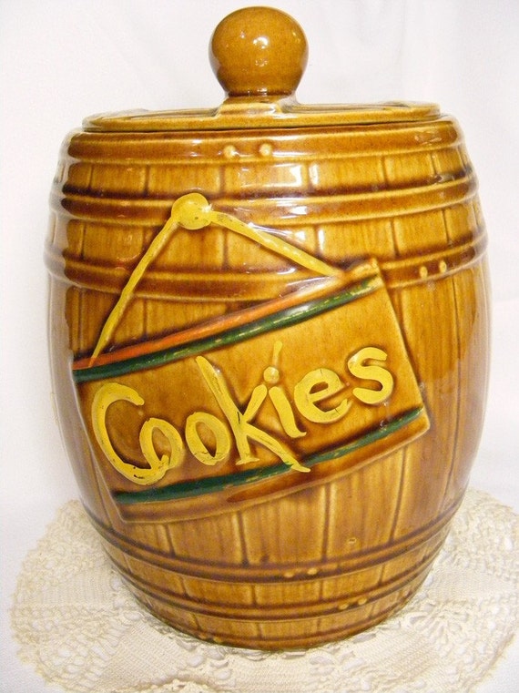 Vintage McCoy Cookie Jar Barrel style 50s 60s Baking Kitchen