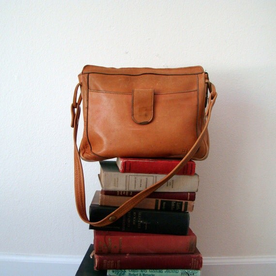 Vintage camel colored leather shoulder bag